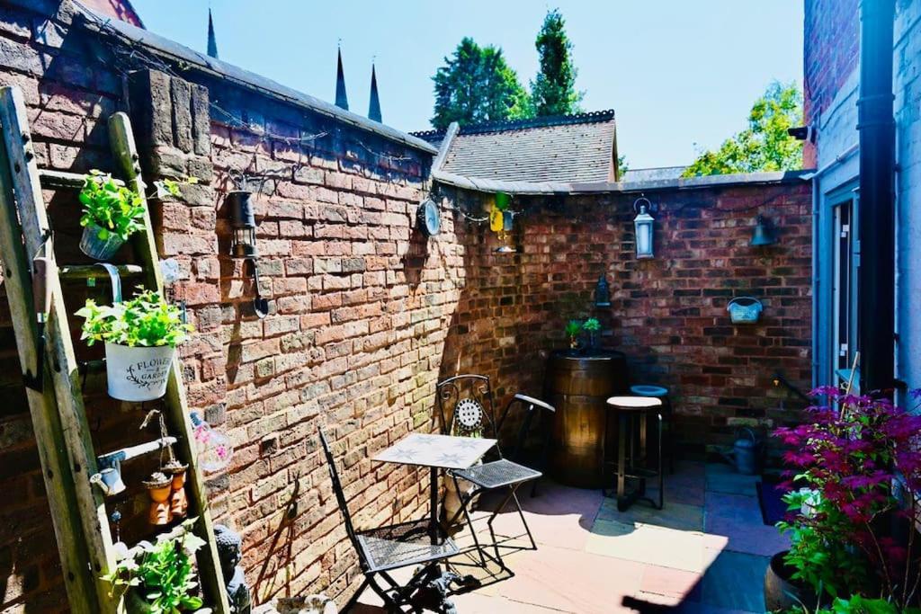 Gaia Villa Lichfield Buitenkant foto
